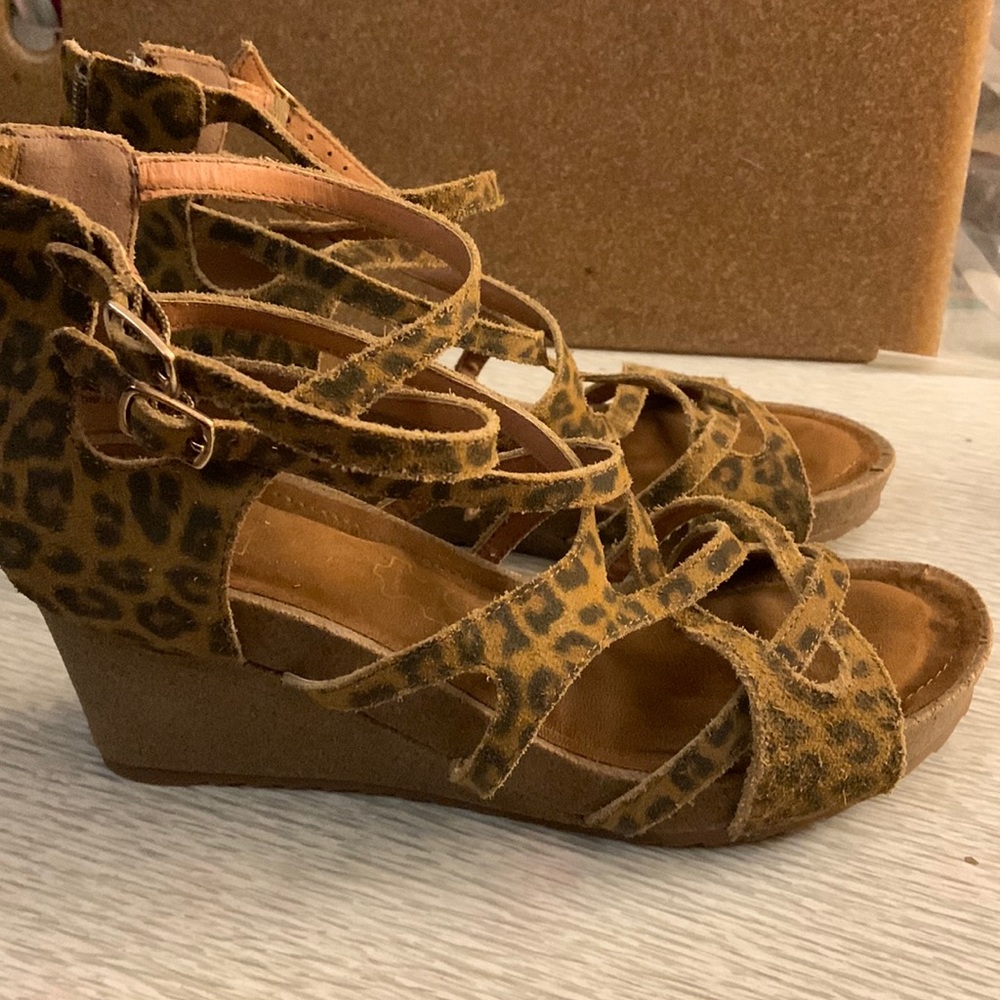 Mark Jenkins Marquis Brown suede size 7